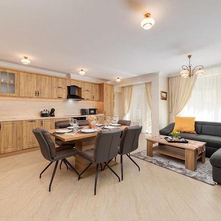 Deluxe And Central Garden Apartment Варна Екстериор снимка