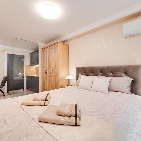 Deluxe And Central Garden Apartment Варна Екстериор снимка