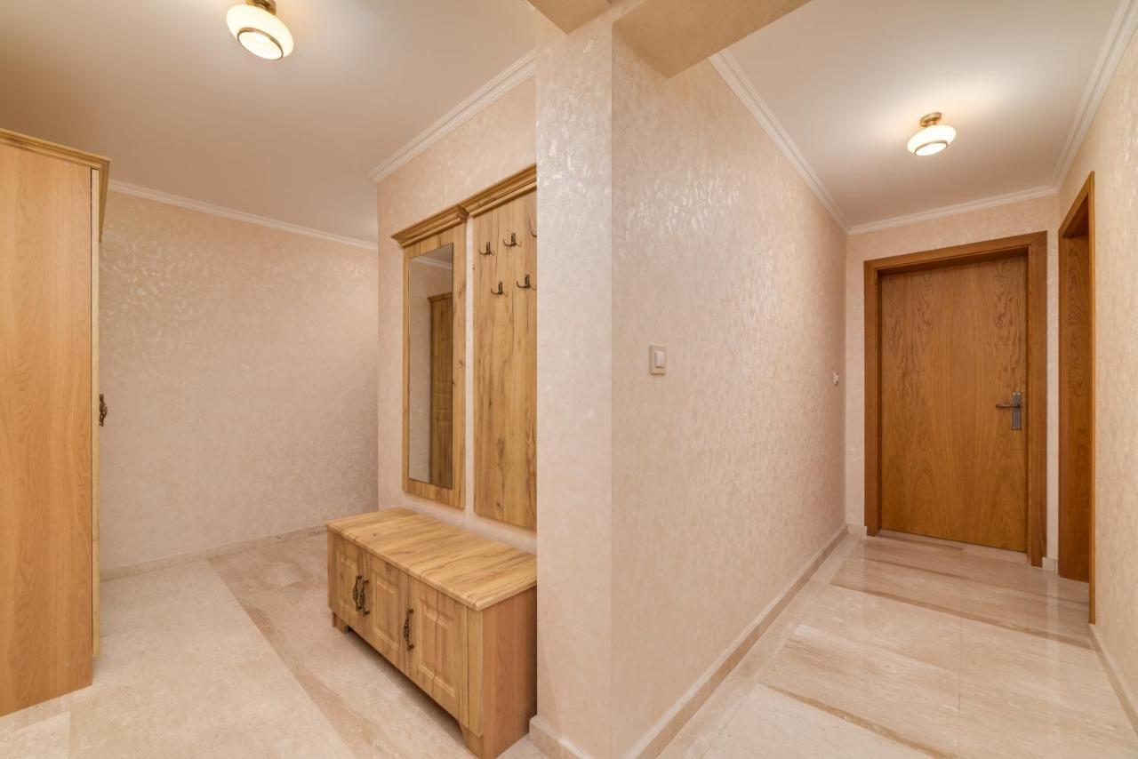 Deluxe And Central Garden Apartment Варна Екстериор снимка