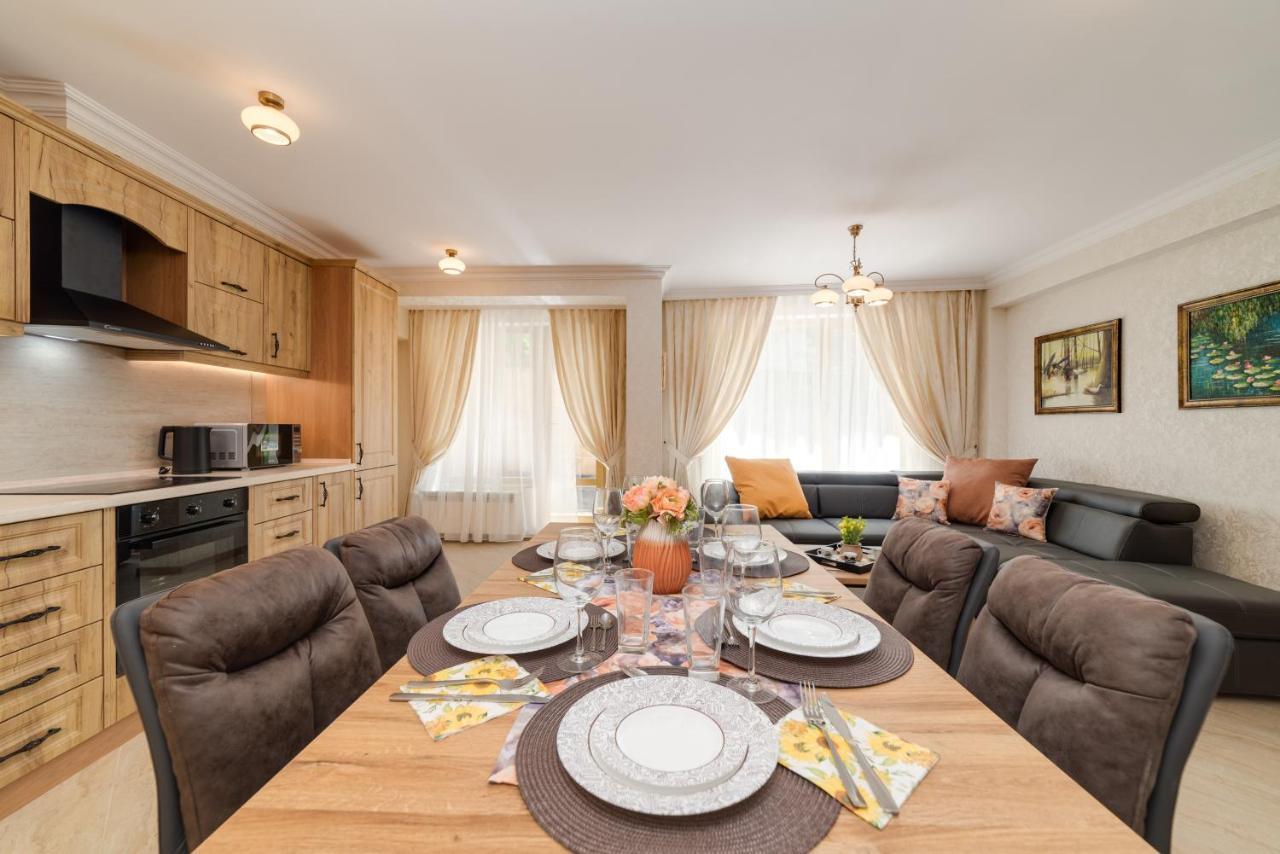 Deluxe And Central Garden Apartment Варна Екстериор снимка