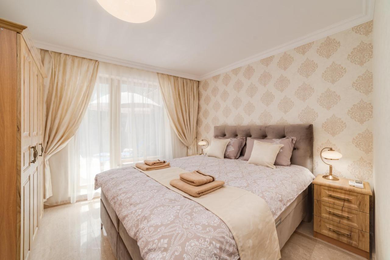 Deluxe And Central Garden Apartment Варна Екстериор снимка