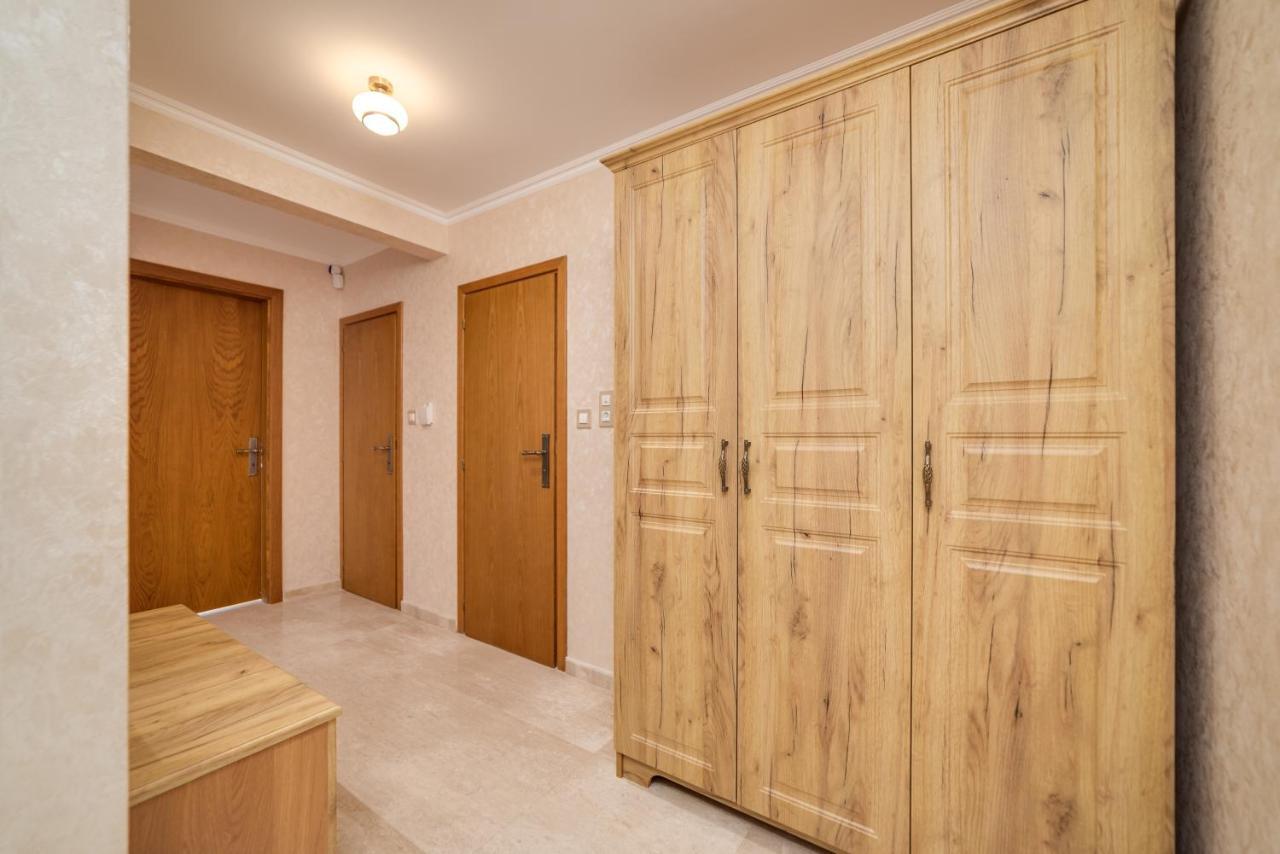 Deluxe And Central Garden Apartment Варна Екстериор снимка
