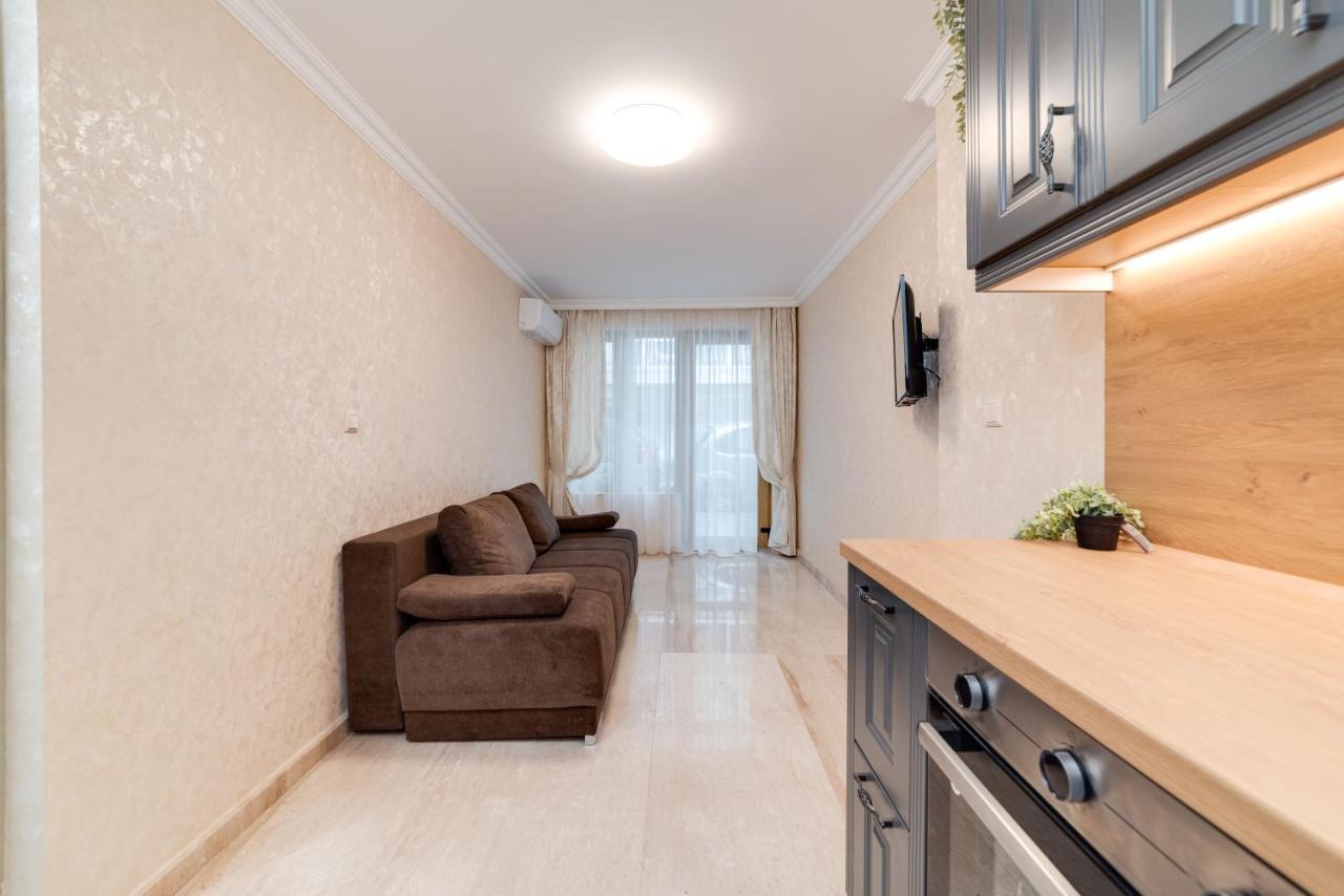 Deluxe And Central Garden Apartment Варна Екстериор снимка